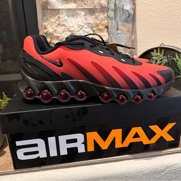 SOLD Nike Air Max Dn8 Red Black Sneakers Men’s Size 13 - Picture 2 of 7